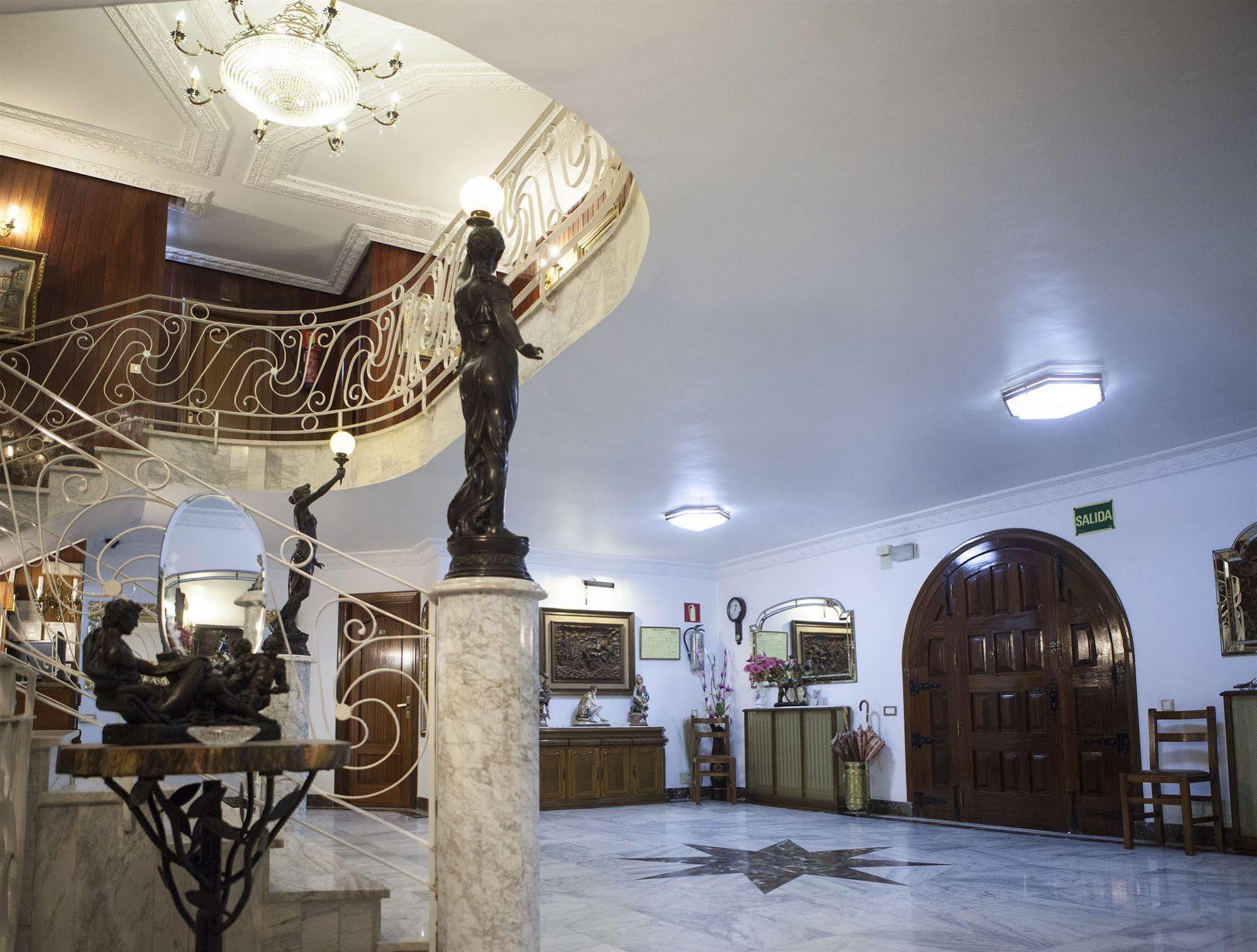 סנטנדר Hotel Antoyana מראה חיצוני תמונה