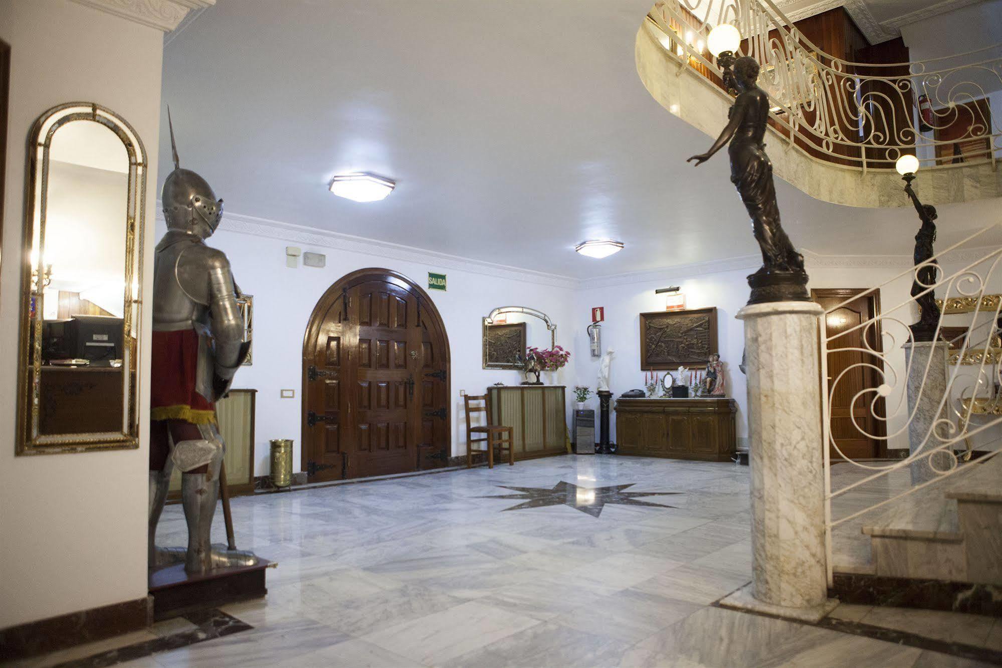 סנטנדר Hotel Antoyana מראה חיצוני תמונה